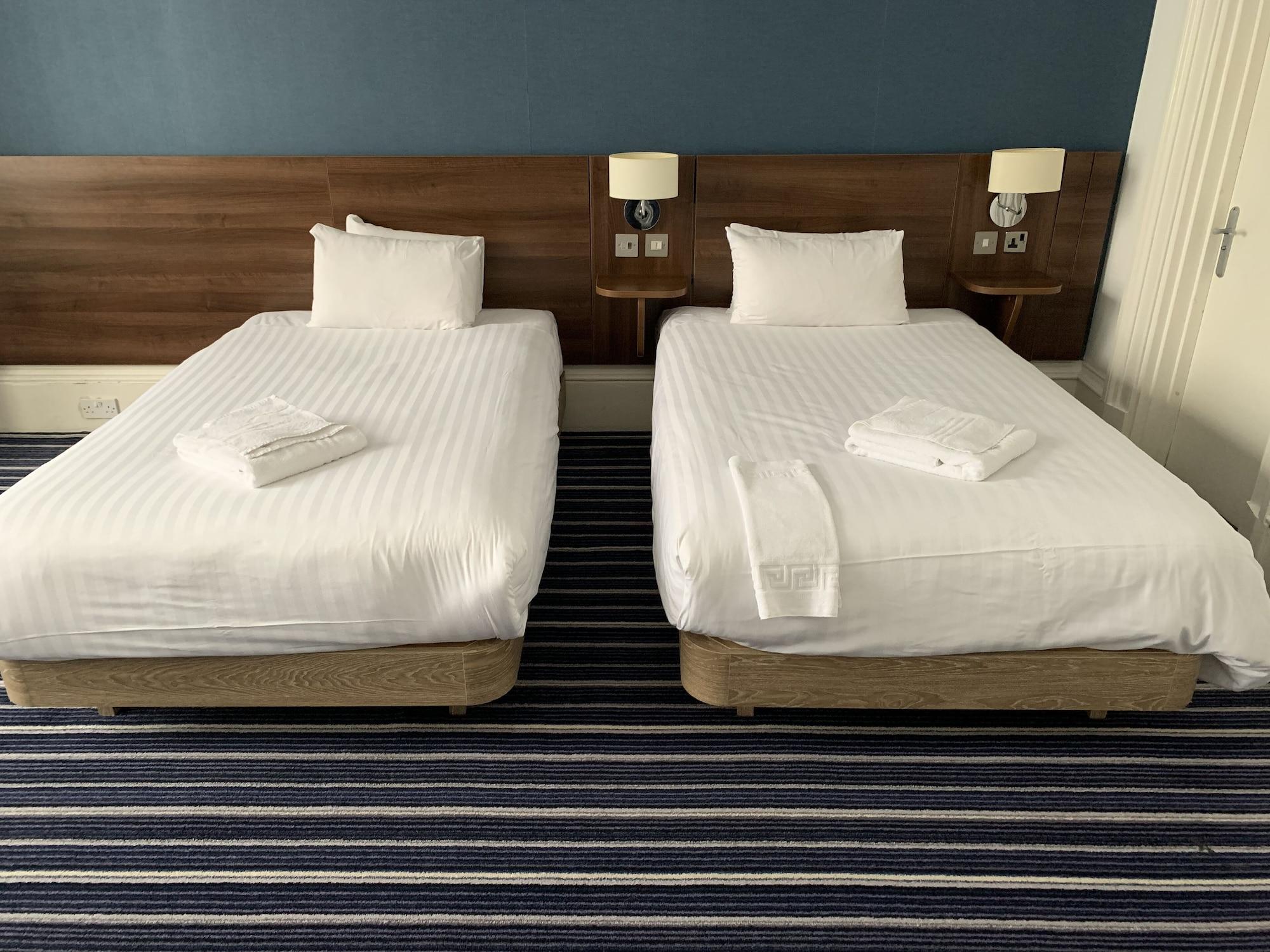Piries Hotel Edinburgh Bagian luar foto