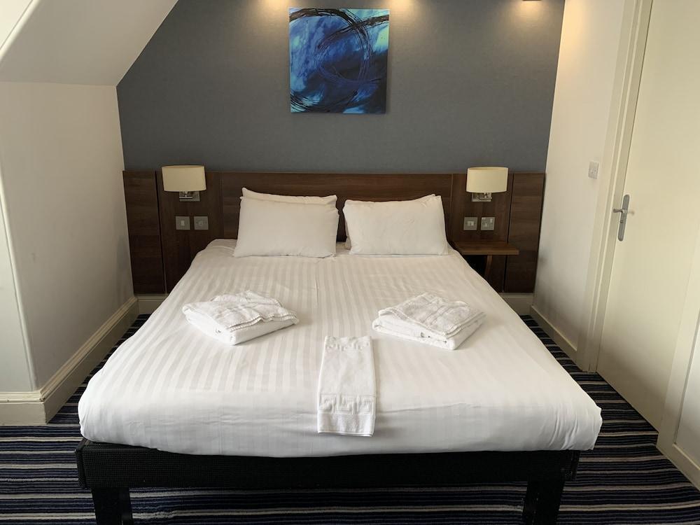 Piries Hotel Edinburgh Bagian luar foto