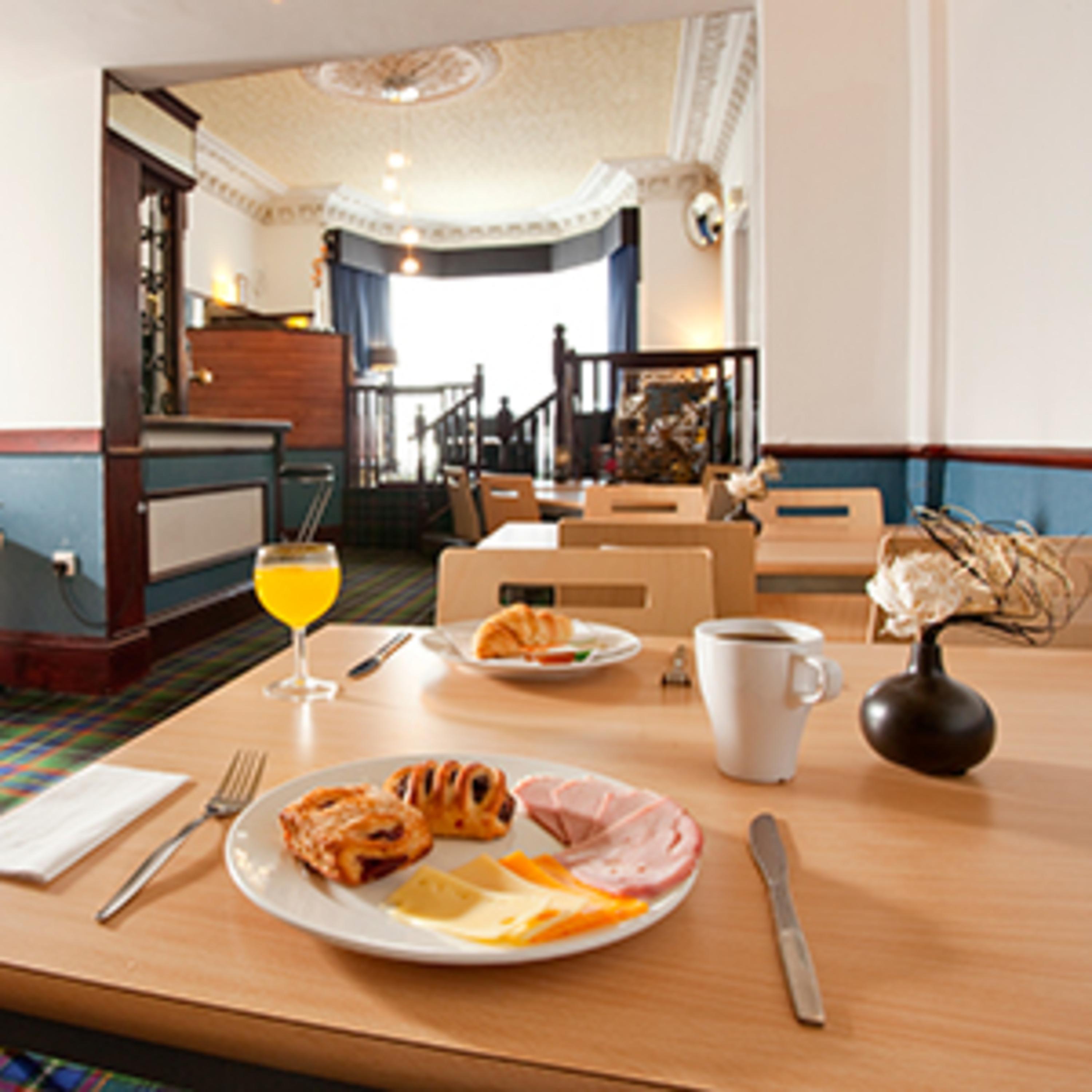 Piries Hotel Edinburgh Bagian luar foto