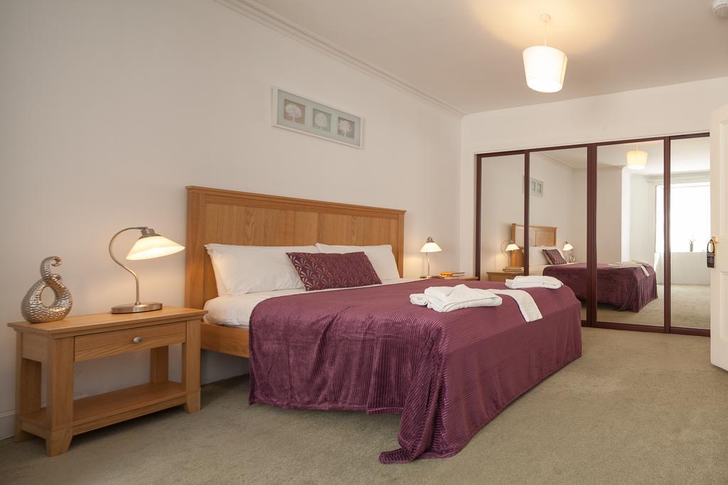 Piries Hotel Edinburgh Bagian luar foto