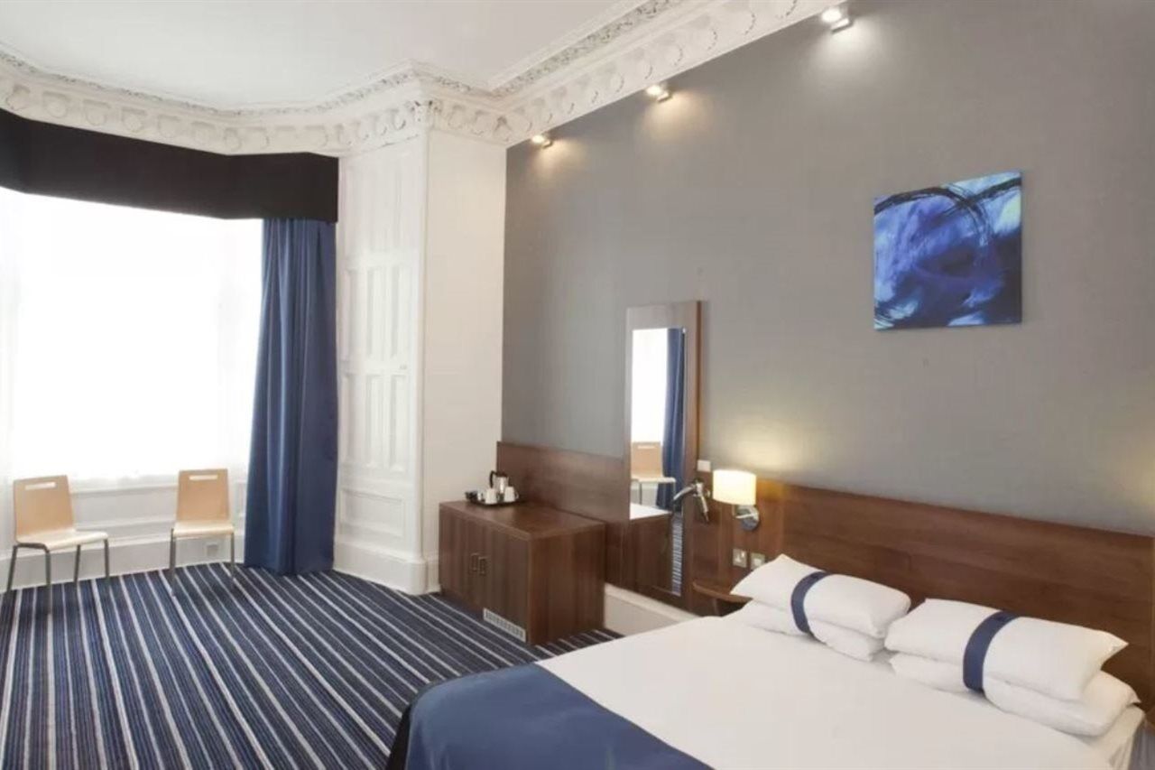 Piries Hotel Edinburgh Bagian luar foto