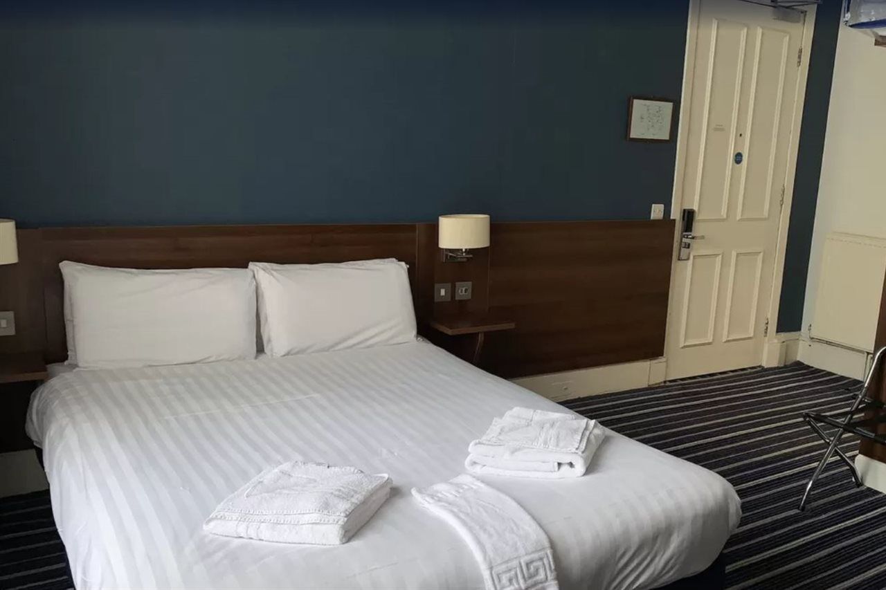 Piries Hotel Edinburgh Bagian luar foto