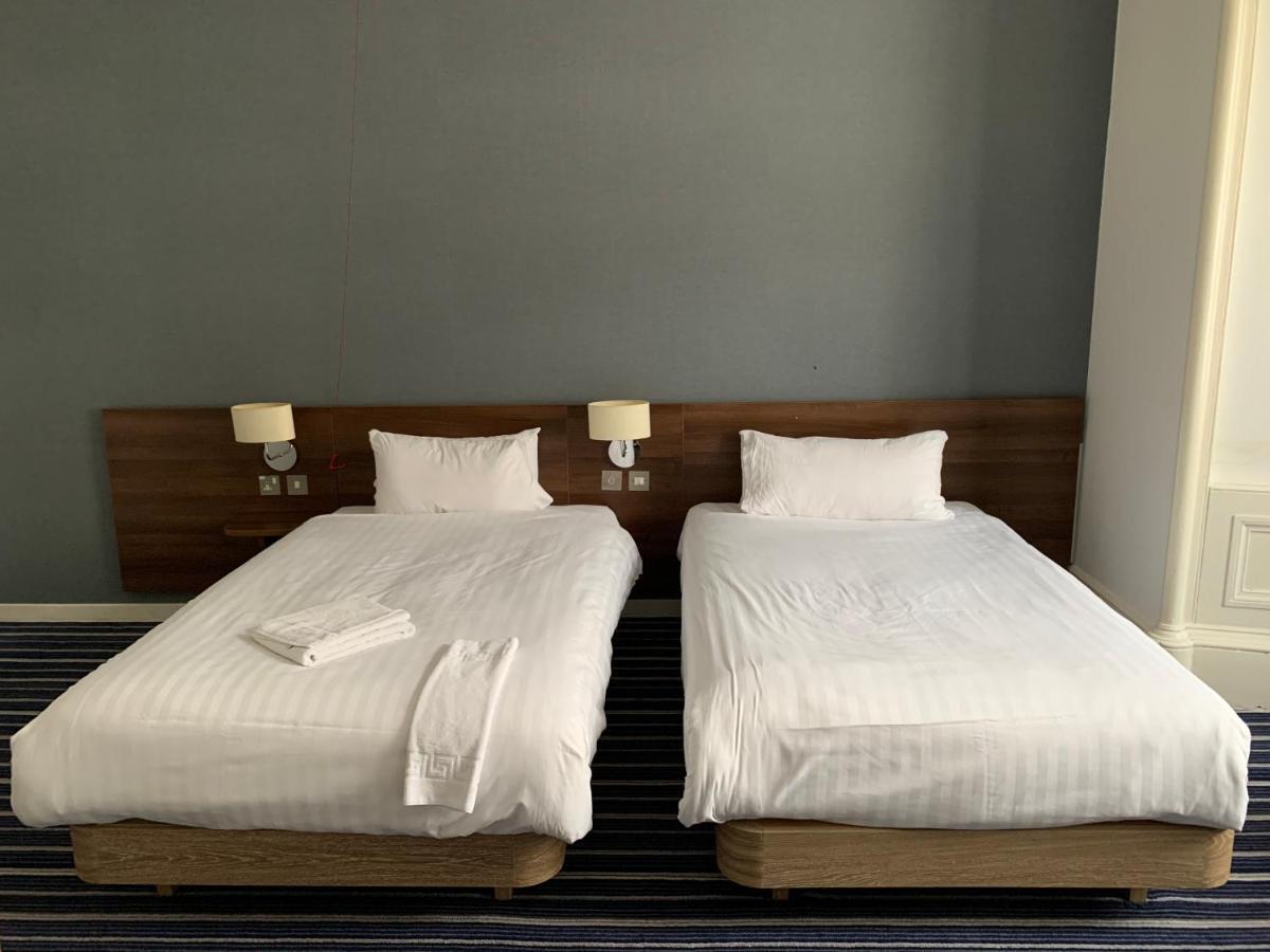 Piries Hotel Edinburgh Bagian luar foto